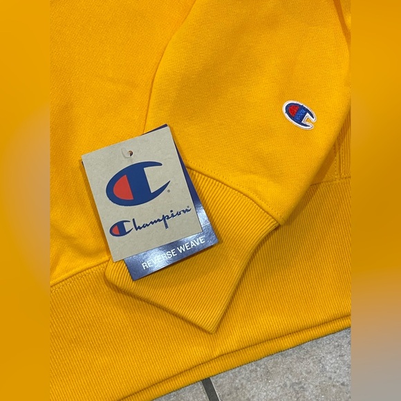 Champion Gold Reverse Weave Crew Sweater, Size M, 24X29 - Picture 4 of 7